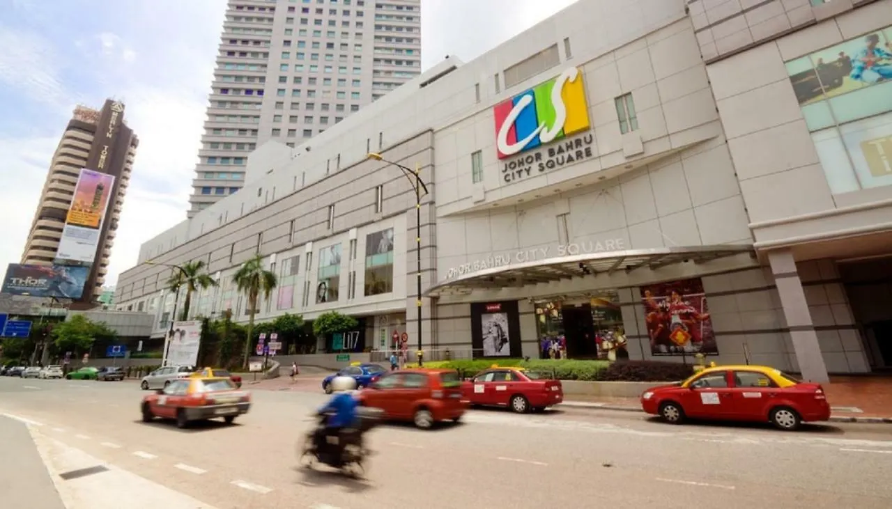 Paragon Suites Studios With Private Jacuzzi Near Ciq Rts Johor Bahru