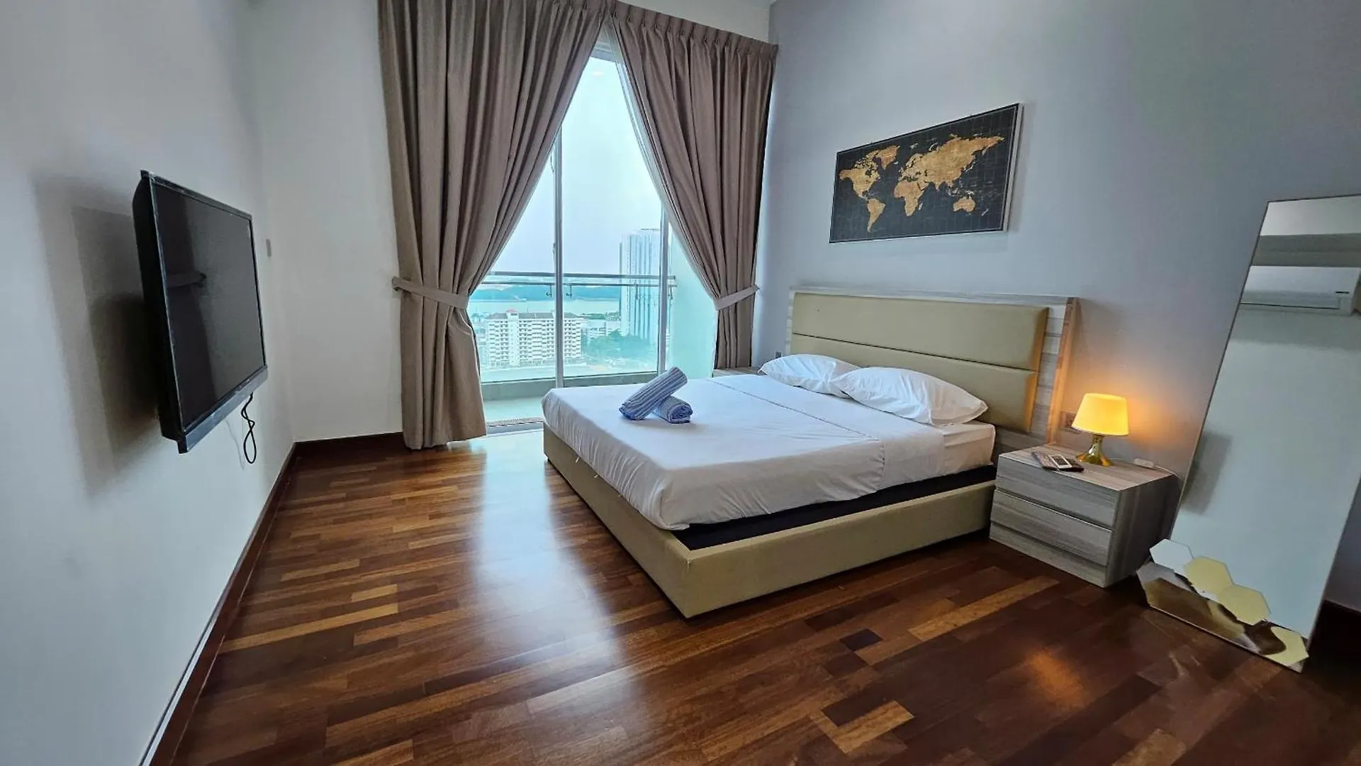 Paragon Suites Studios With Private Jacuzzi Near Ciq Rts Johor Bahru