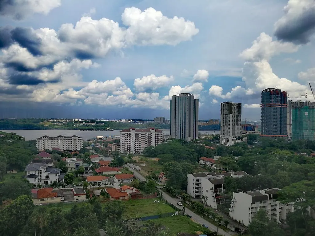 Paragon Suites Studios With Private Jacuzzi Near Ciq Rts Johor Bahru 0*,  Malaysia