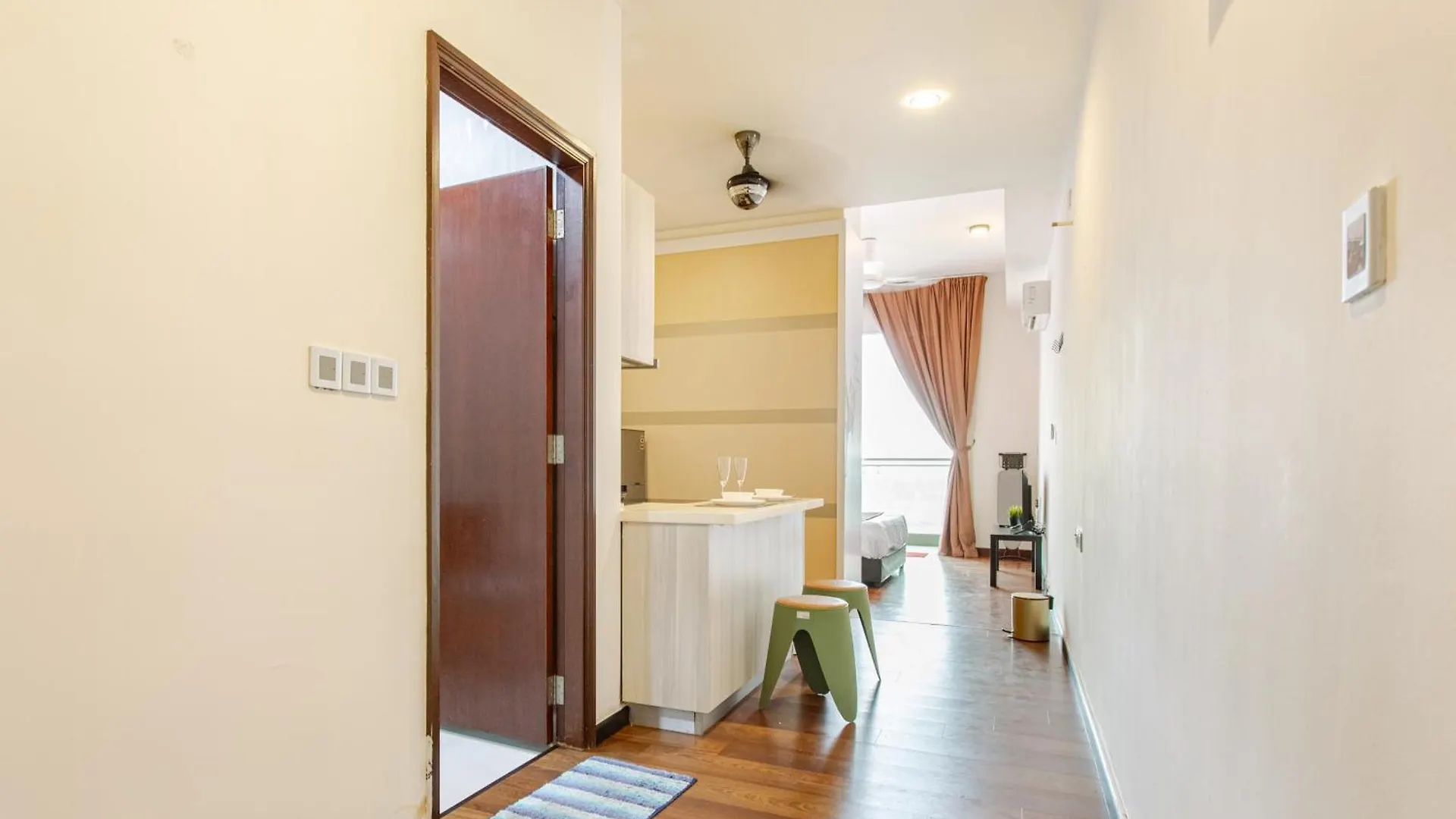 Paragon Suites Studios With Private Jacuzzi Near Ciq Rts 新山 公寓