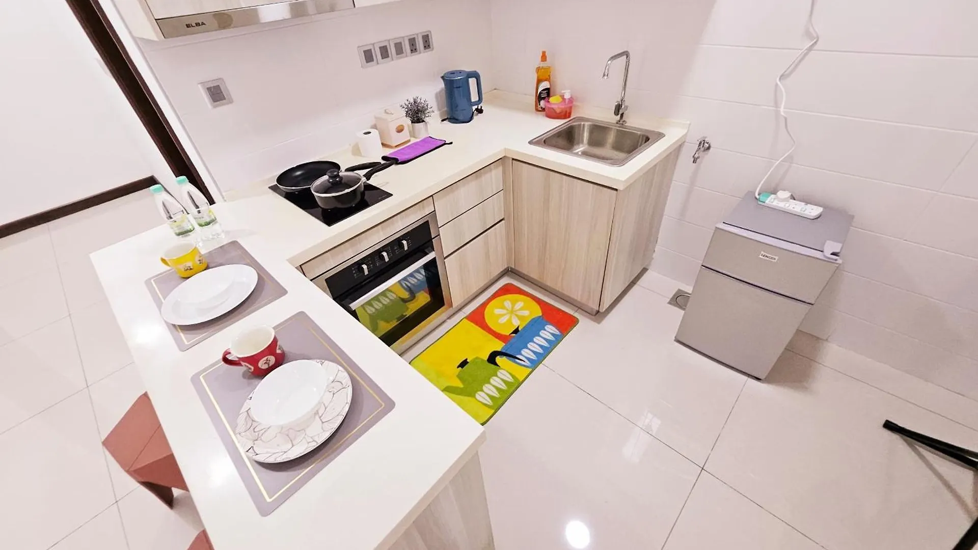 Paragon Suites Studios With Private Jacuzzi Near Ciq Rts 新山