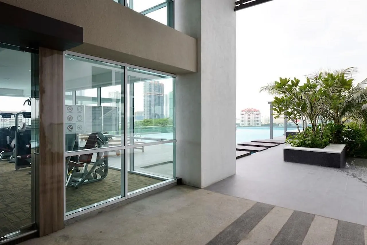 Paragon Suites Studios With Private Jacuzzi Near Ciq Rts 新山